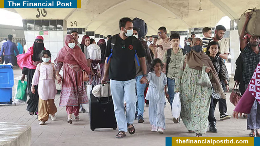 Working people retuning capital after Eid vacation