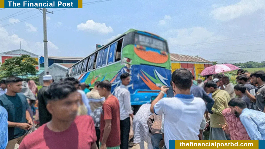 Mother, 2 daughters killed as bus smashes autorickshaw