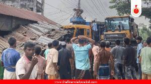3 killed as truck crushes auto-rickshaw in Lalmonirhat