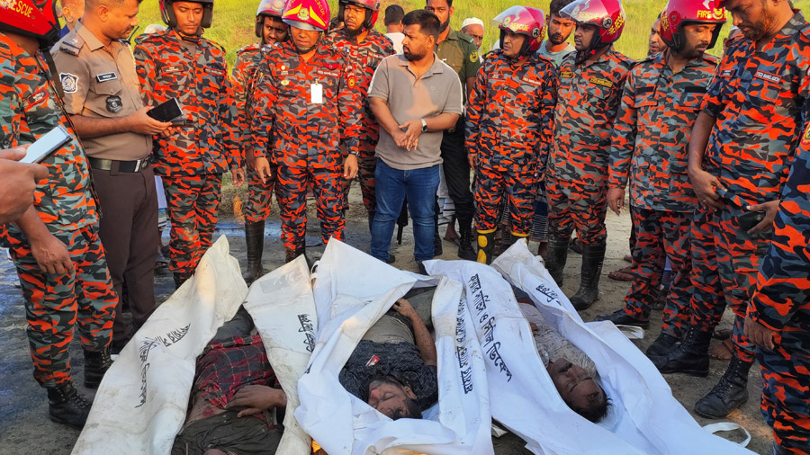 Bodies of Three People Killed in Accident Recovered